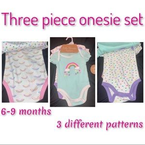 Onesie set, 3 pieces, girls onesie new with tag, original packaging.